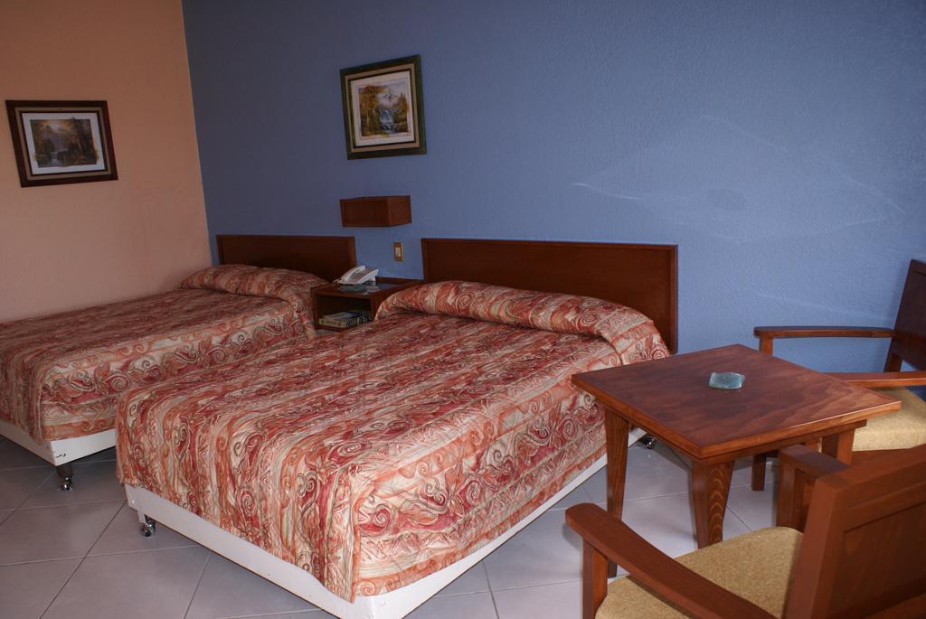 Hotel De Mexico Matamoros  Bilik gambar