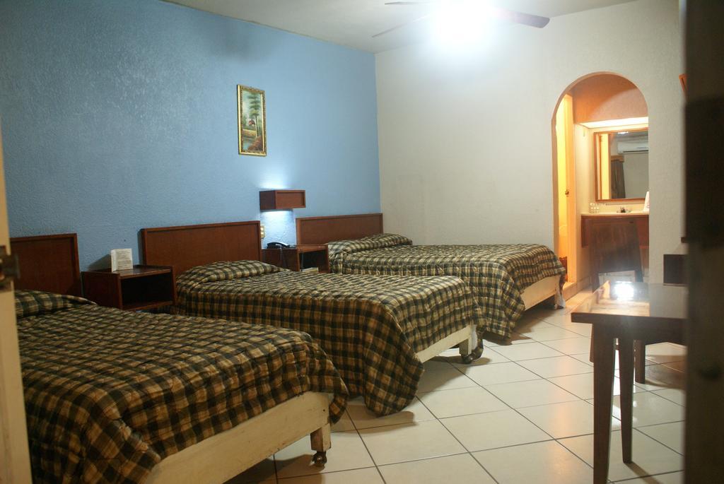 Hotel De Mexico Matamoros  Bilik gambar