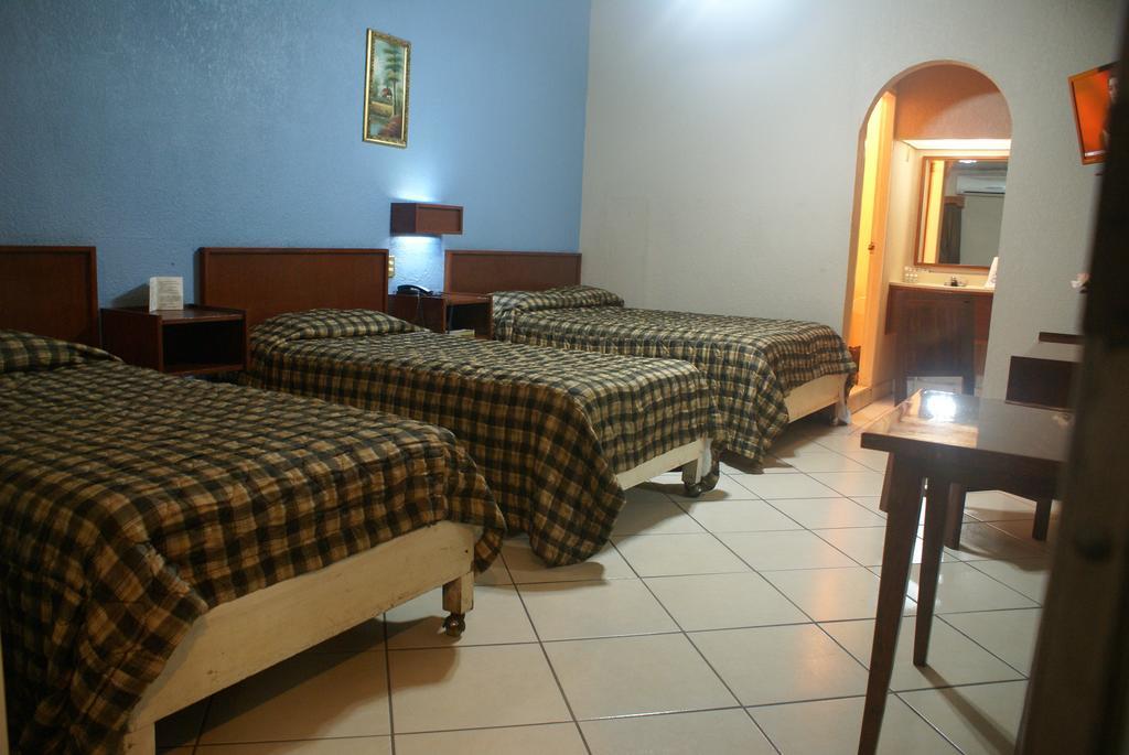 Hotel De Mexico Matamoros  Bilik gambar